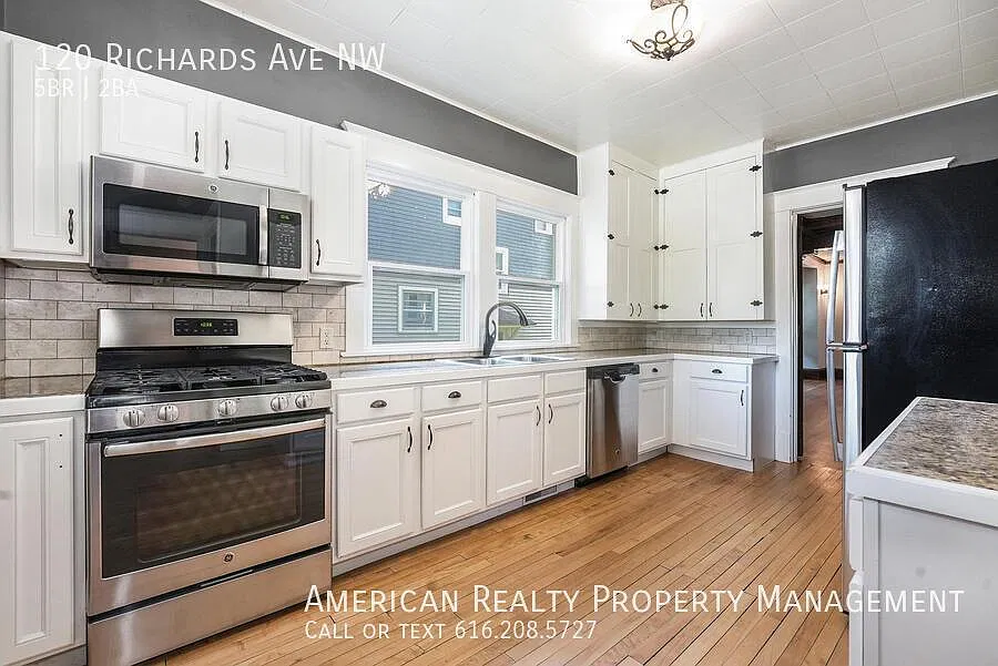 5 bed, 1707 sqft, $3,300 — Photo 3