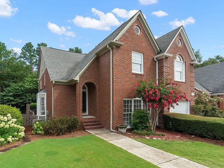 2031 Stone Brook Dr — Photo 2
