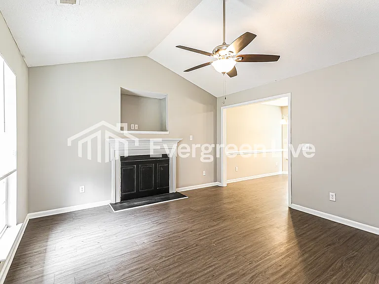 4629 Arthur Way — Photo 2
