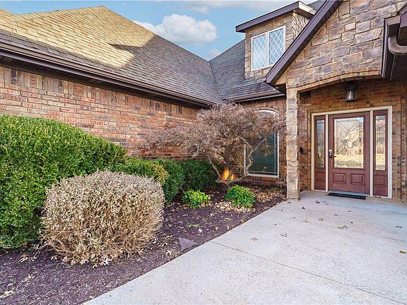 3rd image of 4521 W Putting Green Dr