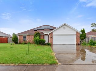 362 Chip Dr, Springdale, AR 72764