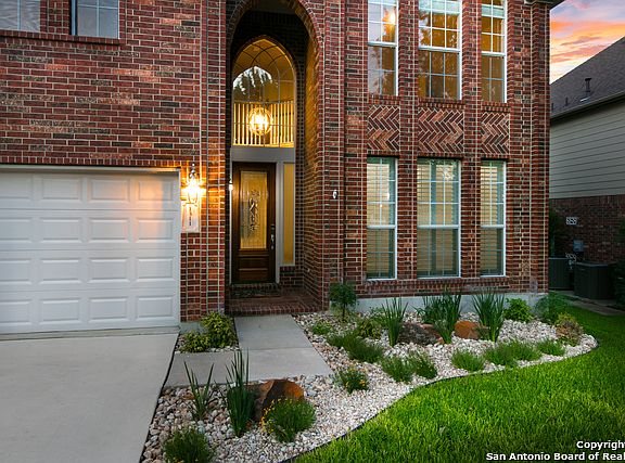 2nd image of 1311 Ganahl Ct