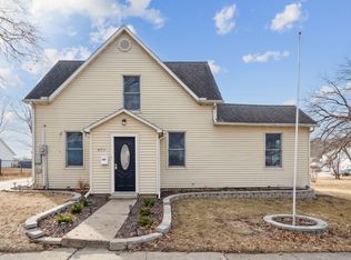 805 E 1st Ave, Indianola, IA 50125