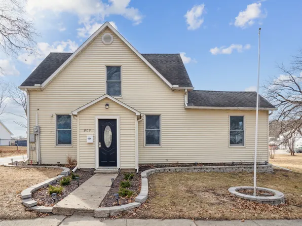 805 E 1st Ave, Indianola, IA 50125
