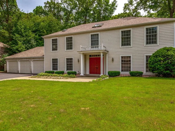 7116 Gleason Rd, Edina, MN 55439