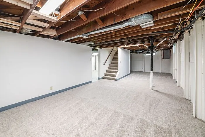 2135 Wesleyan Dr — Photo 25