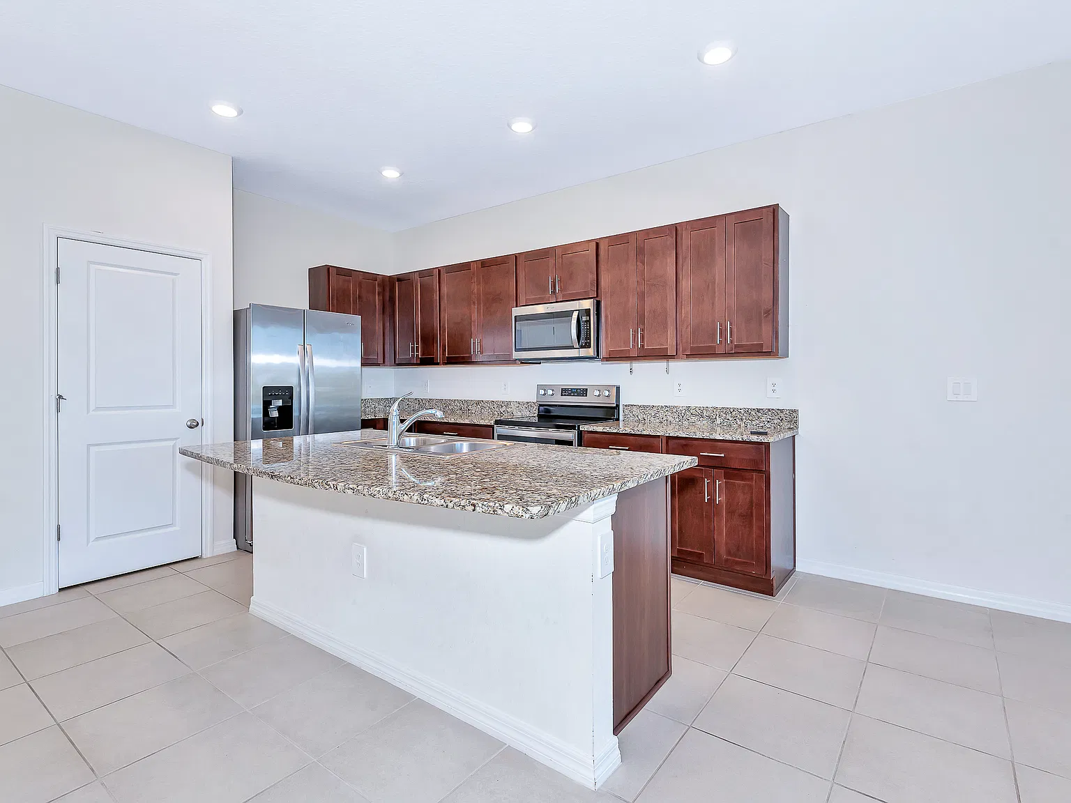 3 bed, 1724 sqft, $2,500 — Photo 2