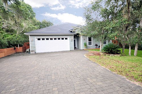 1st image of 119 Whispering Oaks Cir