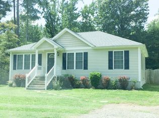 605 Wakefield Dr, Colonial Beach, VA 22443