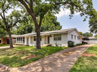 1513 White Way Dr, Arlington, TX 76013