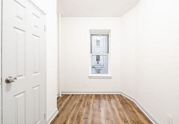 5th image of 68 W 107th St #6