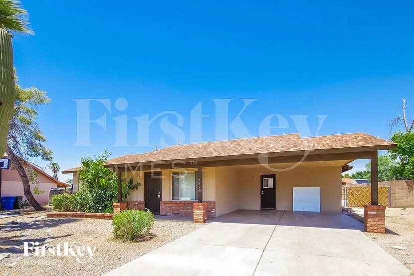 3 bed, 2.0 bath, 1628 sqft, $2,270 — Photo 2