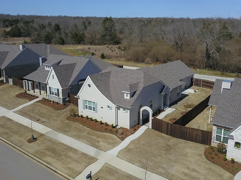 8115 Donnington Ct — Photo 41