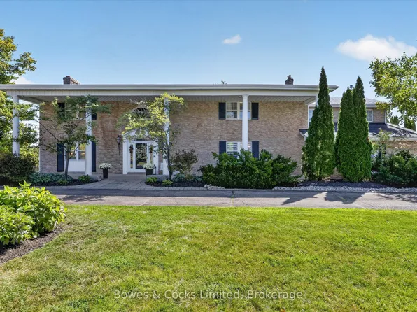 1562 Champlain Dr, Peterborough, ON K9L 1N6