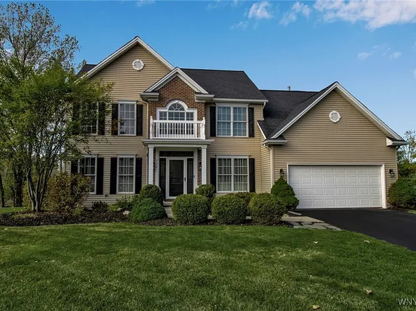 4692 Brentwood Dr, Williamsville, NY 14221