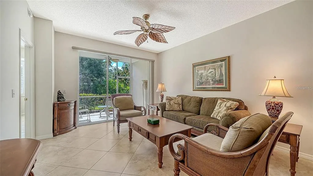 2 bed, 2.0 bath, 1310 sqft, $6,000 — Photo 3