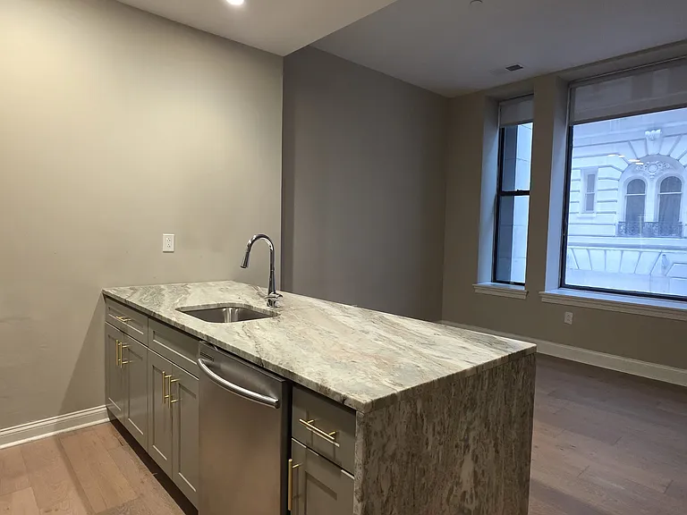 1411-17 Walnut St #201 — Photo 4