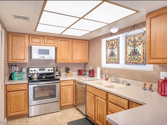 4th image of 4674 Monterey Cir Unit 1