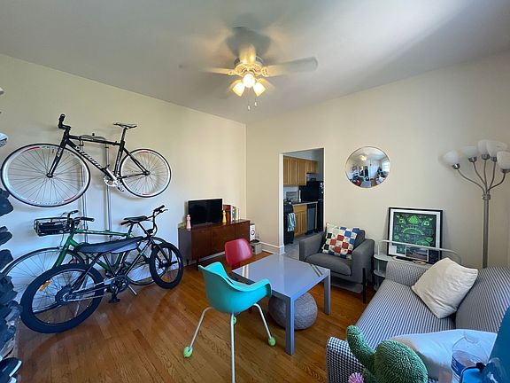 4th image of 532 Pine St #34-2R