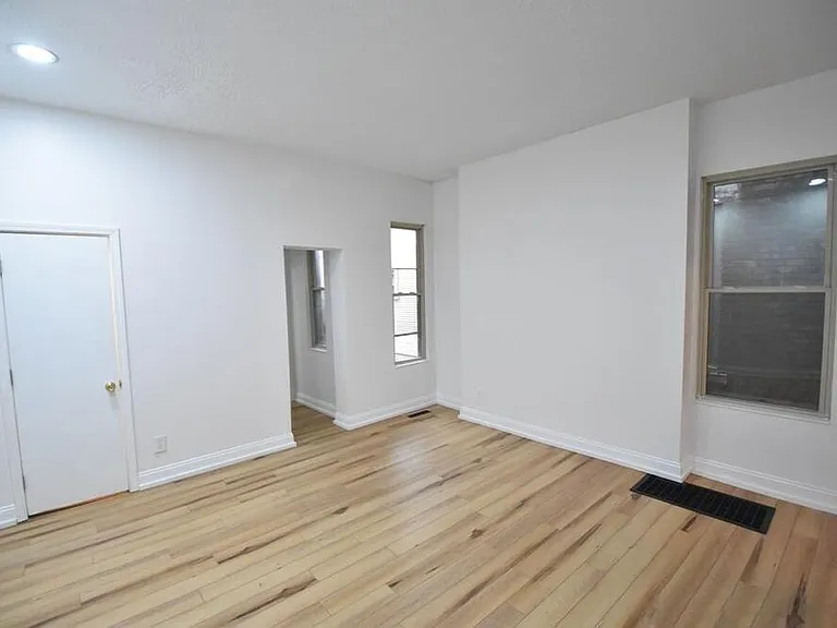 410 W 1st Ave — Photo 10