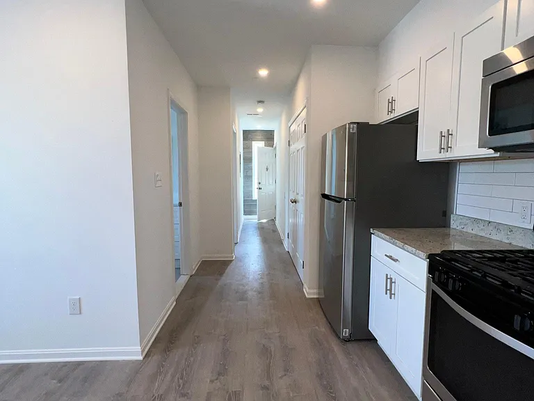 1646 F St NE #2 — Photo 16