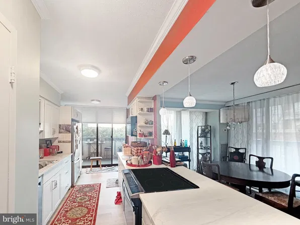 400 Madison St APT 303, Alexandria, VA 22314