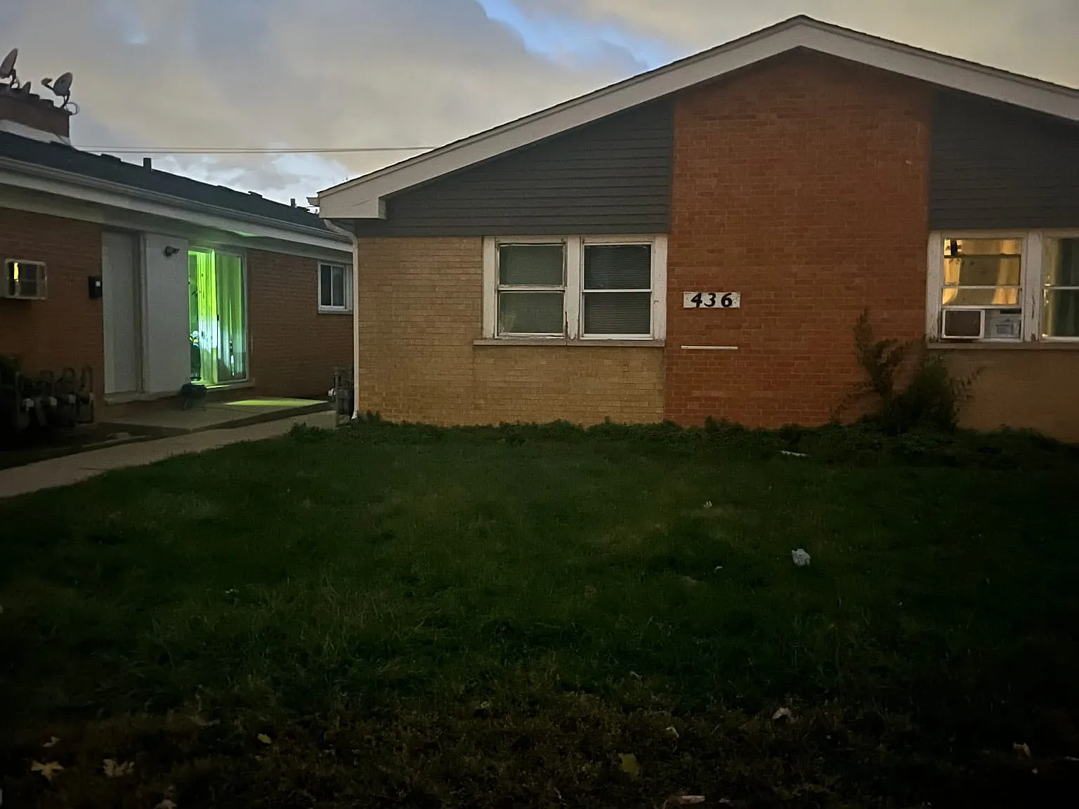 2 bed, 700 sqft, $1,950 — Photo 1
