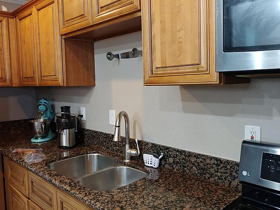 4th image of 3714 Josephine St
