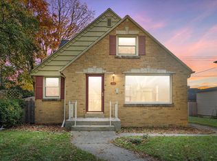 2956 N 77th St, Milwaukee, WI 53222