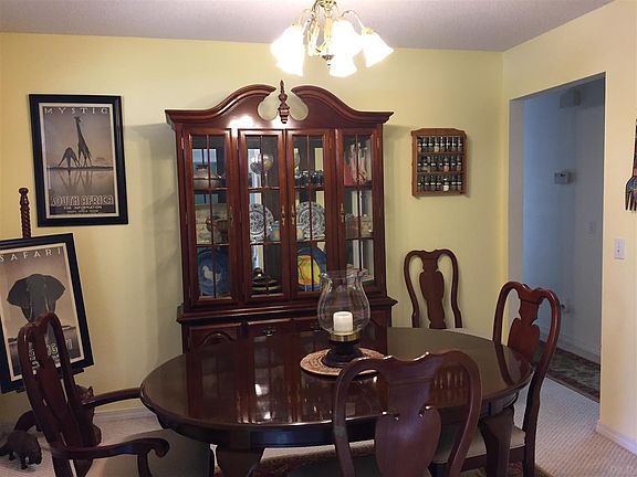 5th image of 999 Lake Aire Dr
