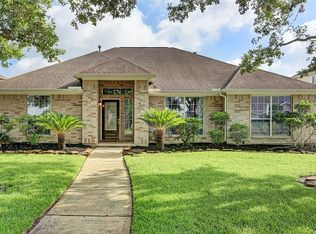 3421 Walden Creek Ln, Pearland, TX 77581
