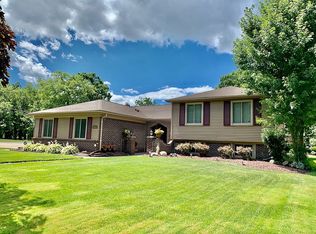 14513 Riverside St, Livonia, MI 48154