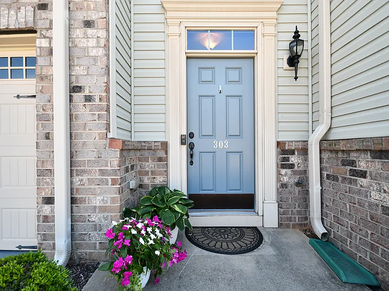 303 Corday Ln — Photo 3