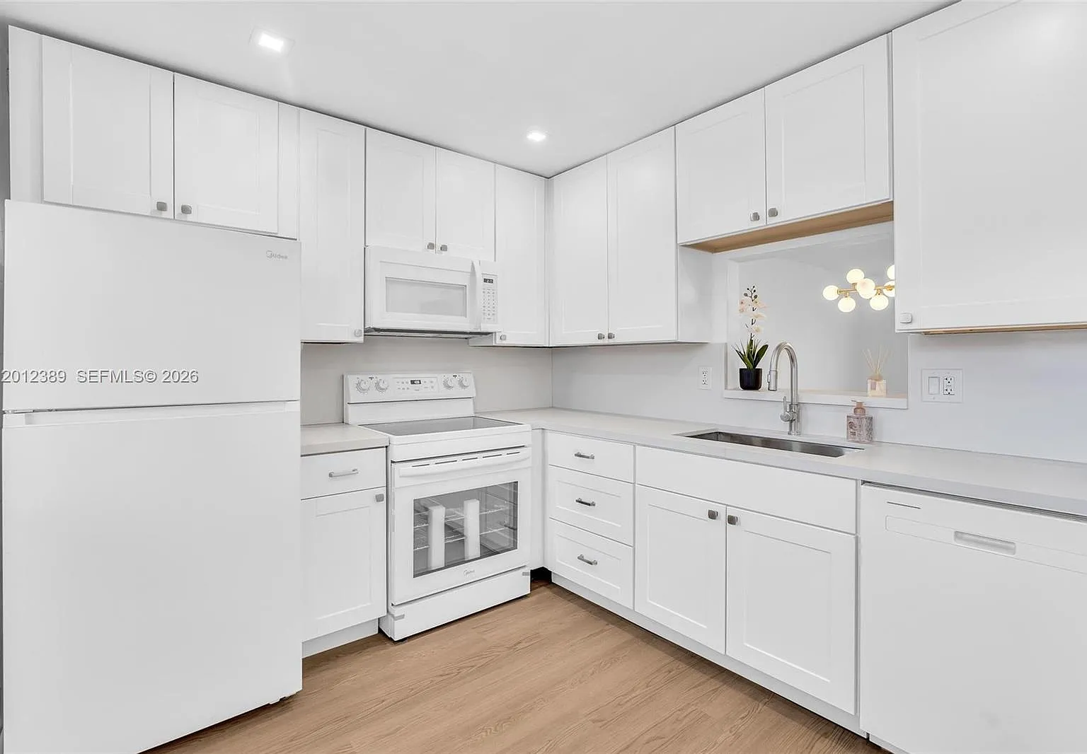 2 bed, 1092 sqft, $2,100 — Photo 4