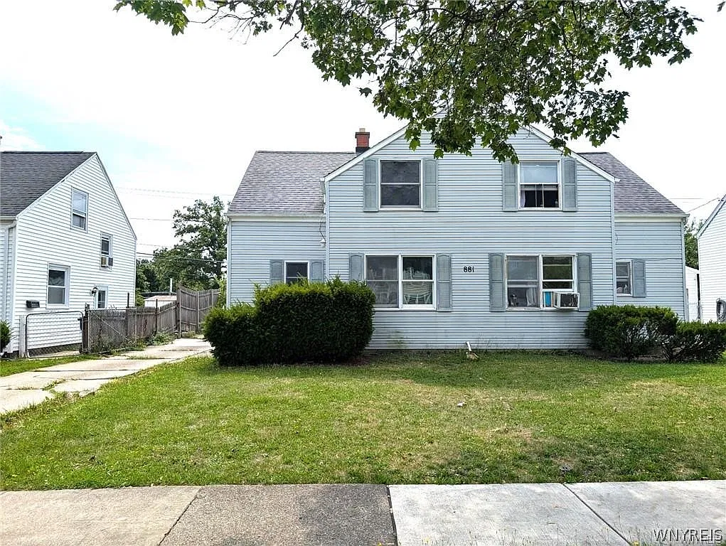 3 bed, 1.0 bath, 1636 sqft, $1,400 — Photo 1