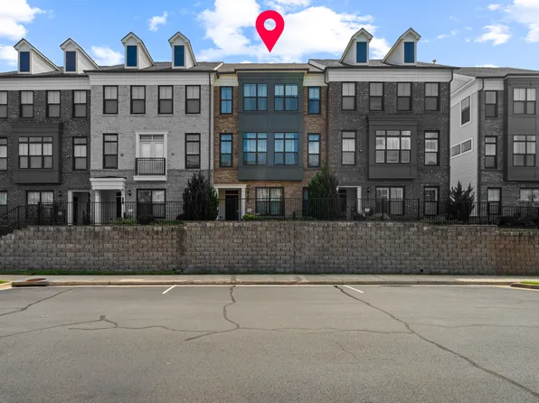 22572 Windsor Locks Sq, Ashburn, VA 20148