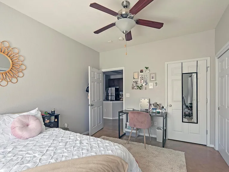 910 W 25th St #406 — Photo 10
