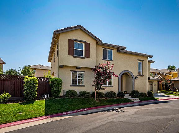 3rd image of 1186 Landmark Cir