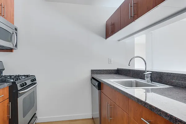 Rented by Cooper & Cooper Real Estate | media 19