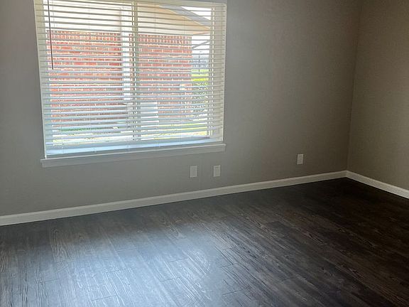 4th image of 5628 S Peoria Pl APT D