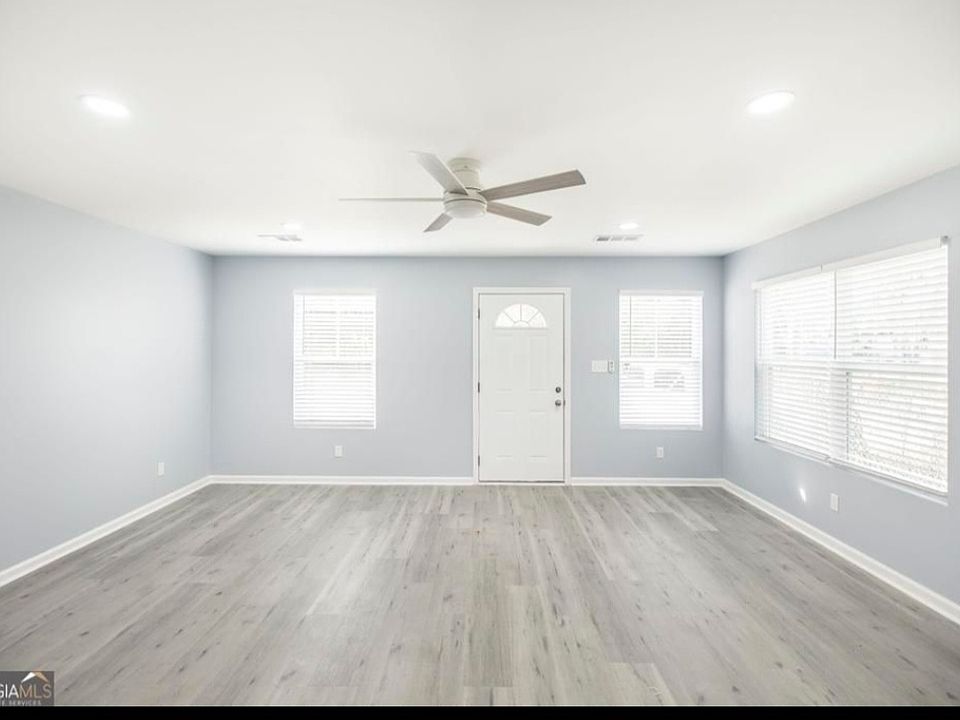 2nd image of 1909 Dannenberg Ave #B