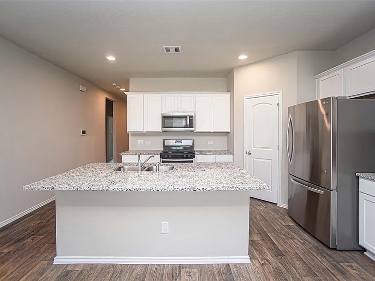 14086 Sharktooth Hill Ln — Photo 3