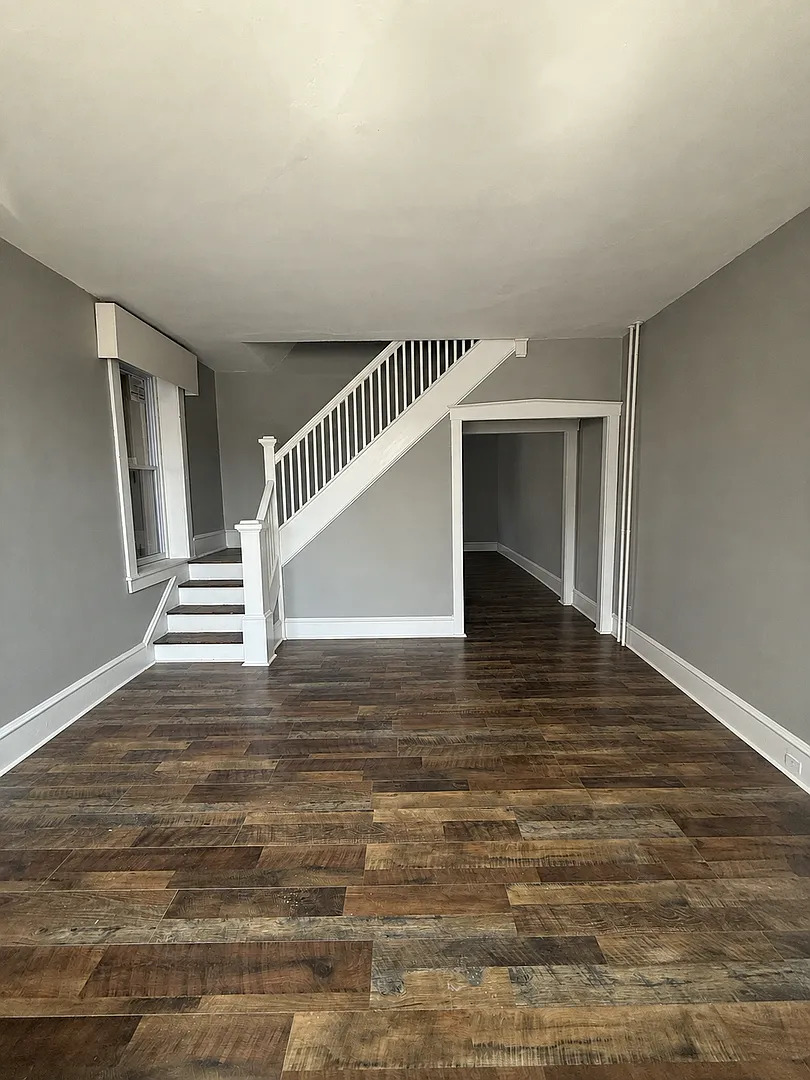 439 West High Street — Photo 4