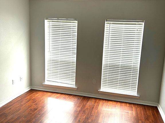 3rd image of 18092 Cypress Ct
