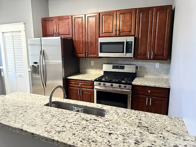 2204 Clifton Ave #1 — Photo 20