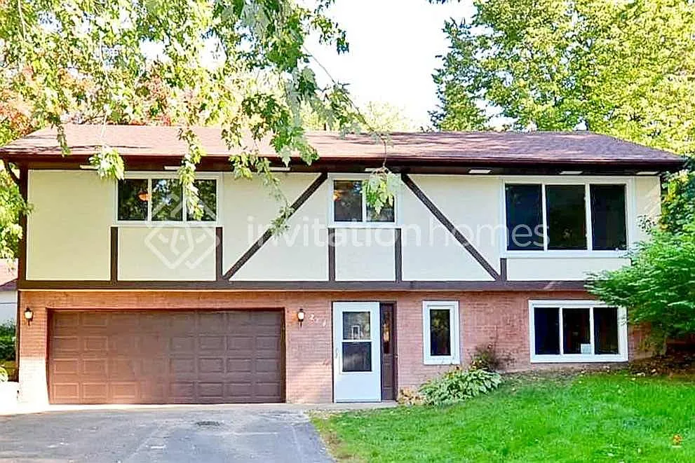 284 DuPont St Long Lake, MN 55356 — Photo 1