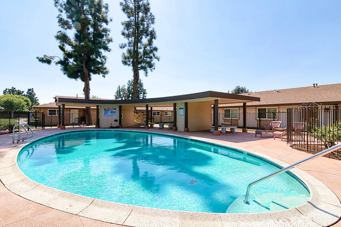 Sierra West — Photo 4
