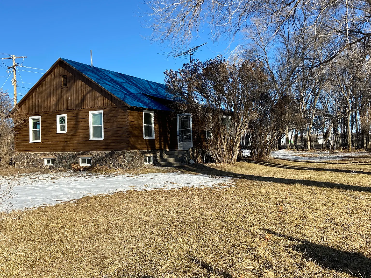 3 bed, 1200 sqft, $1,700 — Photo 2
