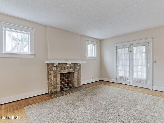 4th image of 2102 Saratoga Dr