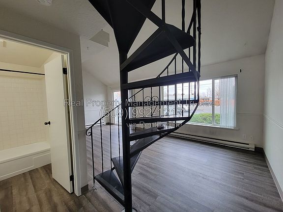 4th image of 3517 W 4th Ave #B